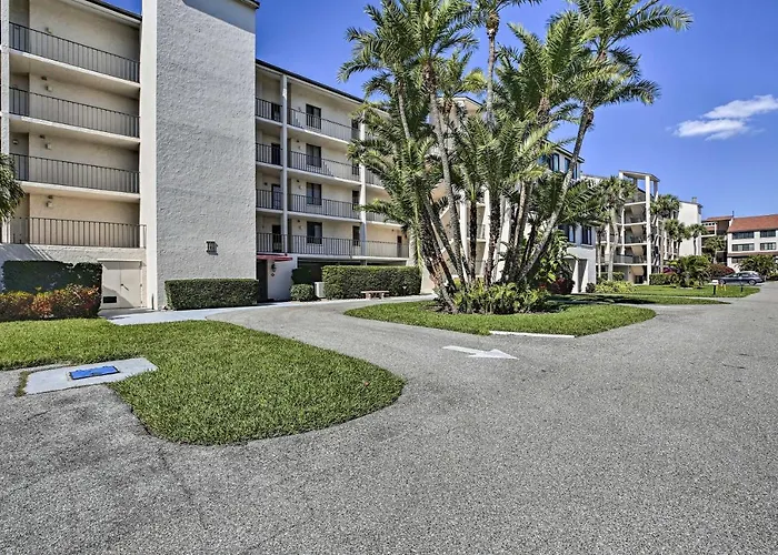 Sunny Siesta Key Condo W/ Beach Access + Pool!