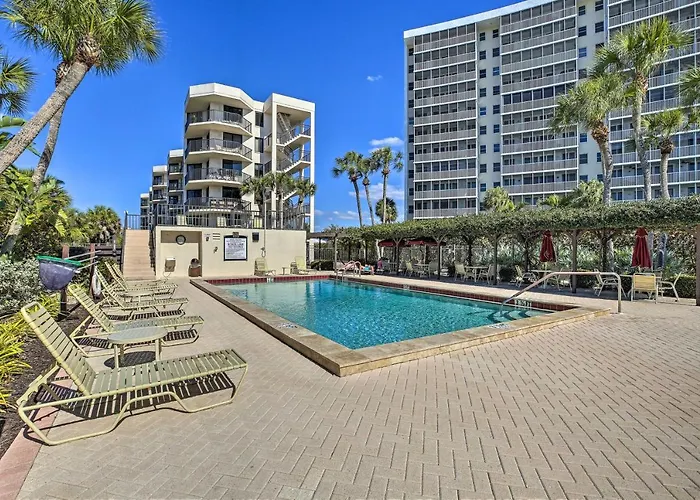 Sunny Siesta Key Condo W/ Beach Access + Pool!